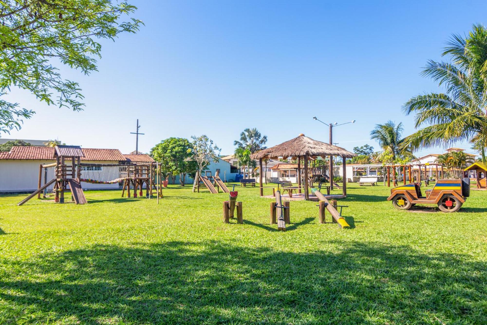 Refugio Tropical Casa De Praia Com Piscina Aquecida E 4 Suites E Garagem 3 Carros, 800 Mtrs Da Praia Internet 700 Mbps, Condominio Privado Com Pista De Skate , Quadra De Futevolei , Campos E Quadras De Futebol! Cabo Frio Exterior photo